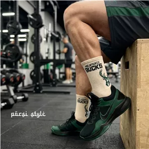 جوراب بزرگسال ساقدار ورزشی طرحدار MILWAUKEE BUCKS