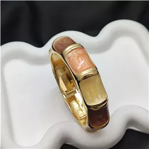 بنگل میناکاری زنانه رنگ قهوه ای کرم کد 10336 