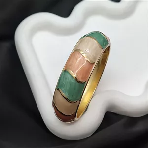 بنگل میناکاری زنانه رنگ سبز کرم کد 10342 