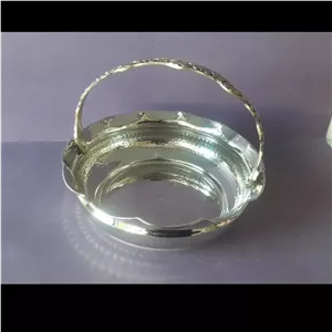 شکلات خوری مسی کروم  سبدی دسته برنجی چکشی قطر 20 ارتفاع تا لبه 6 ارتفاع تا دسته 15  وزن 420 گرم 