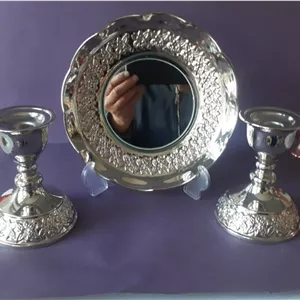 آینه و شمعدان مسی رز کروم گل برجسته  قطر اینه کالا 21 ارتفاع شعمدان 12 و نیم در مس زنجان نمونه