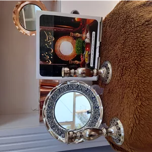آینه و  شمعدان مسی کروم  گلبرگ سیاه قلم گل برجسته