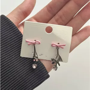 گوشواره گربه دم پاپیونی