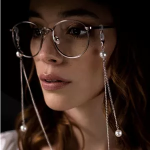 بند عینک کنار مروارید