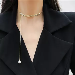 گردنبند برگی و مروارید آویزدار