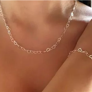 نیم ست گردنبند و دستبند با زنجیر قلبی