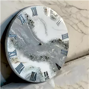 ساعت رزینی دیواری کریستال ابرسفید