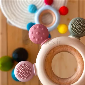دندان گیر سیلیکونی با حلقه چوبی
