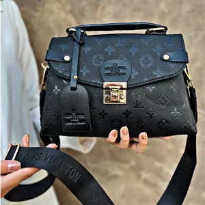 کیف دستی و دوشی زنانه لویی ویتون کد ۱۰۳۰