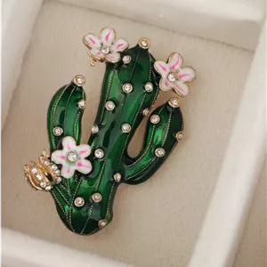 سنجاق سینه کاکتوس