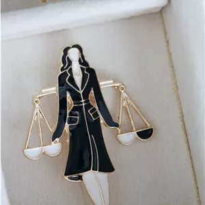 سنجاق سینه عدالت