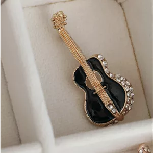 سنجاق سینه موسیقی