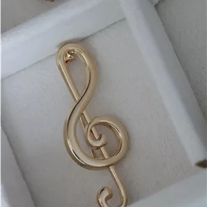 سنجاق سینه موسیقی