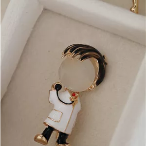 سنجاق سینه پزشکی