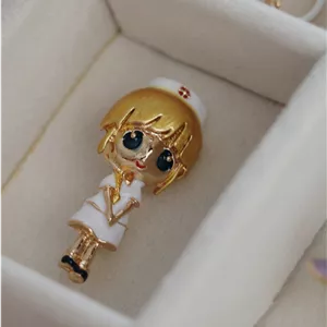 سنجاق سینه پزشکی