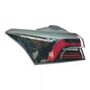طلق چراغ خطر عقب چپ روی گلگیر آریزو 6 GT