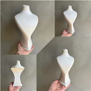 مانکن قلبی چرم سفید
