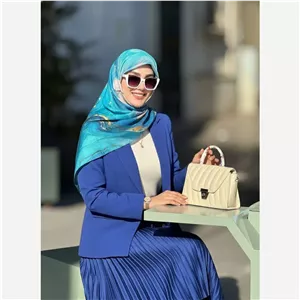 روسری نخ کاستوم طرح اطلس قواره بزرگ دور دوخت مزونی ابعاد 140 در 140
