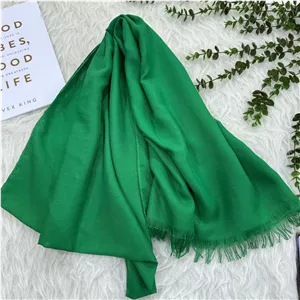 شال نخی تک رنگ سبز قواره 210 در 65 سانتیمتر