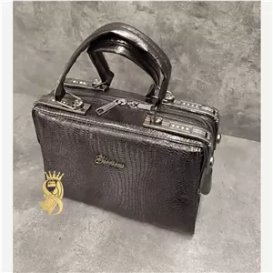 کیف صندوقی زنانه مدل ورنی رنگ مشکی ابعاد 17 در 25