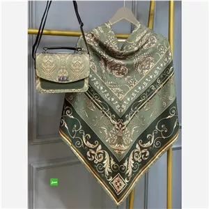 ست کیف و روسری الیزابت جنس مخمل و چرم صنعتی با روسری نخی منگولهدار