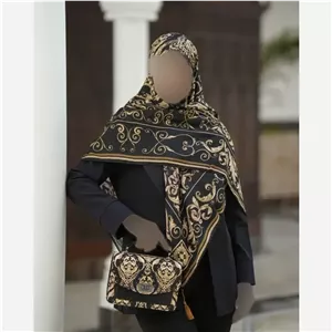 ست کیف و روسری الیزابت با کیف مخمل و چرم و روسری نخی منگولهدار
