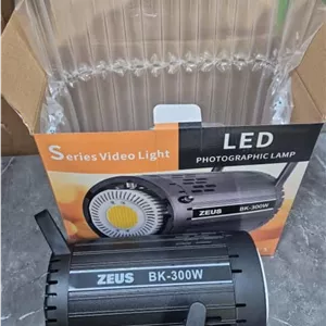 ویدیو لایت نور استودیویی zeus bk300 videolight
