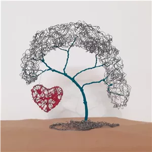 مجسمه سیمی درخت عشق اثر استاد قربعلی درخت زندگی مفتولی