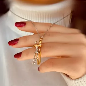 گردنبند آغوش