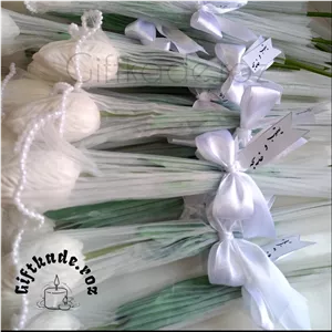 گیفت عروسی شاخه گل لاله