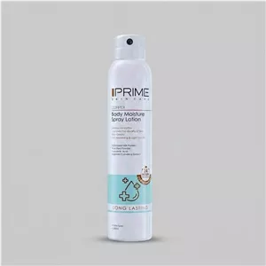 اسپری لوسیون آبرسان بدن پرایم مدل Long Lasting حجم 200 میلی‌لیتر با ماندگاری 24 ساعته، بافت غیرچرب، حاوی آلوئه ورا، عصاره شیر، سدیم هیالورونات و روغن نارگیل، نرم‌کننده و رفع خشکی پوست برای انواع پوست