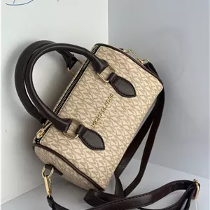 کیف دخترانه اسپرت مدل مایکل کورس کد ۲۲۵۰