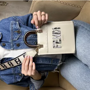 کیف فندی دخترانه کد ۲۳۹۰