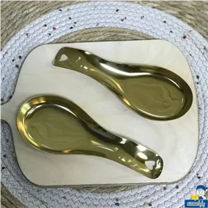 زیرقاشقی طلایی