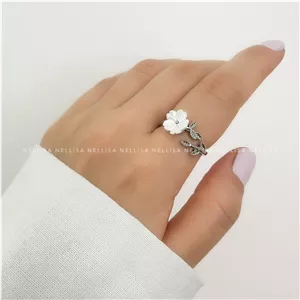 انگشتر زنانه سواروسکی مدل گل بهاری