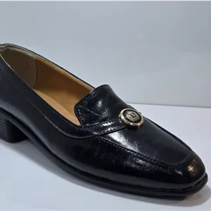 کفش کالج زنانه ورساچ ورنی زیره پی یو 3 سانت با طراحی شیک