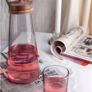 پارچ شیشه ای درب چوبی مدل کارا