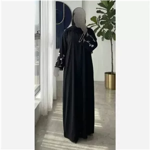 عبا زنانه مدل عباسلما جنس الیزه درجه یک گلدوزی شده رنگ مشکی