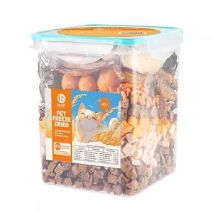 تشویقی گربه ان فور پی مکعبی طعم مرغ و جگر و تخم مرغ سطلیN4P cat freeze dried treat with chicken & egg & liver وزن 300 گرمی