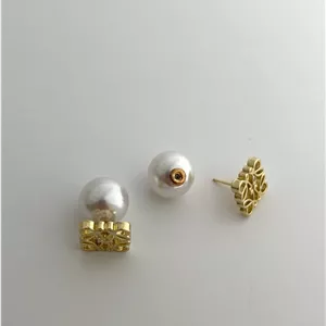 گوشواره زیر رو لووه