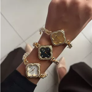 ساعت زنانه ونکلیف