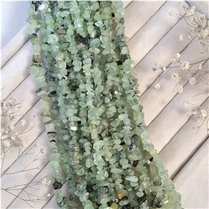 سنگ شکسته زبرجد اصل(فروش بصورت ریسه ای)