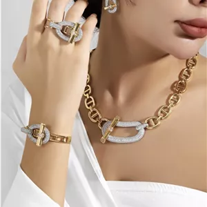 سرویس هرمس طرح طلای زنانه، مدل هرمس، نگین مخراجی