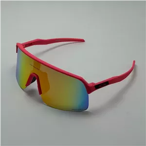 عینک آفتابی اسپرت اوکلی OAKLEY مدل Shield Sport فریم صورتی عدسی آتیشی