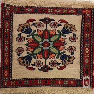 گلیم دستباف کوچک پارچه سیرجان (نقشه گلدانی کرم)