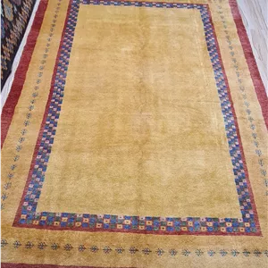 گبه دستباف شش متری شیراز (نقشه کف ساده طلایی)