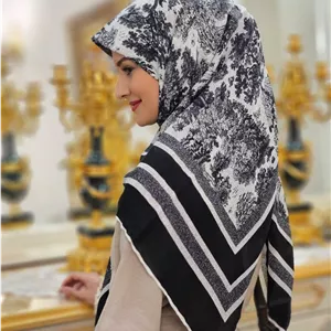 روسری نخ پنبه سیا اسکارف مشکی سفید