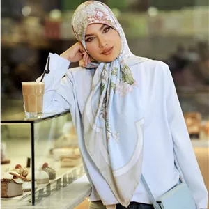 روسری ابریشم ژاکارد آبی آسمانی