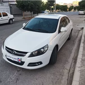 جک J5  اتوماتیک 1800