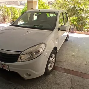 رنو ساندرو اتوماتیک